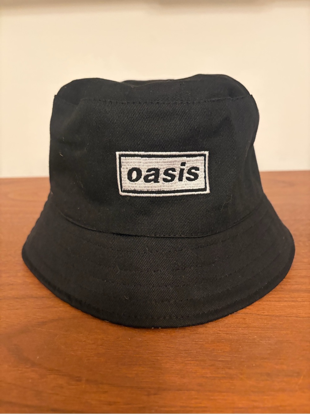 *OFFICIAL Tour ‘25 merch* Oasis Black Reversible Hat w/ Logo (size S/M)